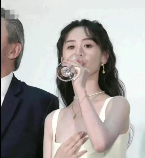 娱乐吃瓜秀酱,揭秘娱乐圈幕后故事，带你领略明星真实生活